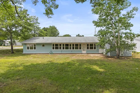 236 Congress Circle Topsham ME 04086