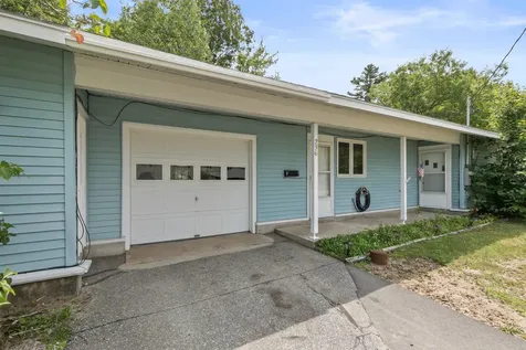 236 Congress Circle Topsham ME 04086