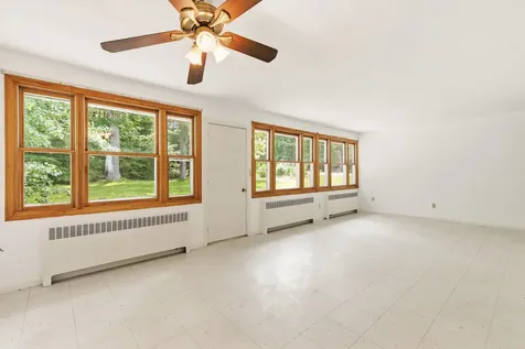 236 Congress Circle Topsham ME 04086