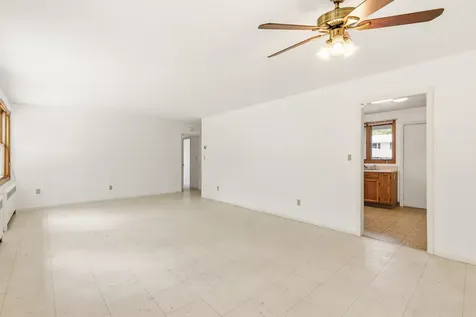 236 Congress Circle Topsham ME 04086