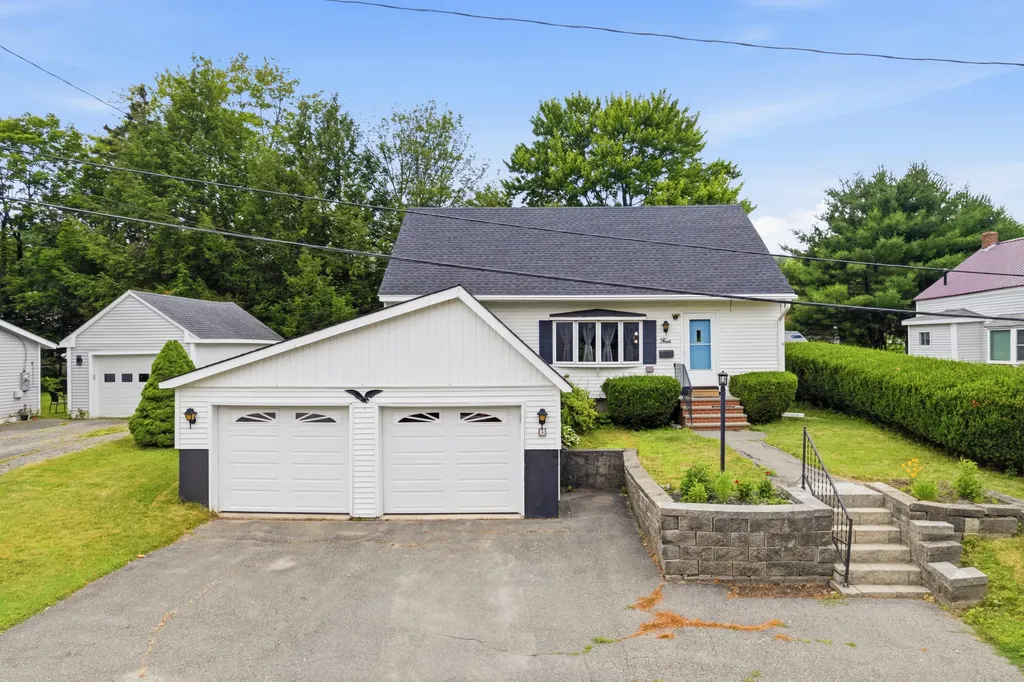 4 George Street Augusta ME 04330