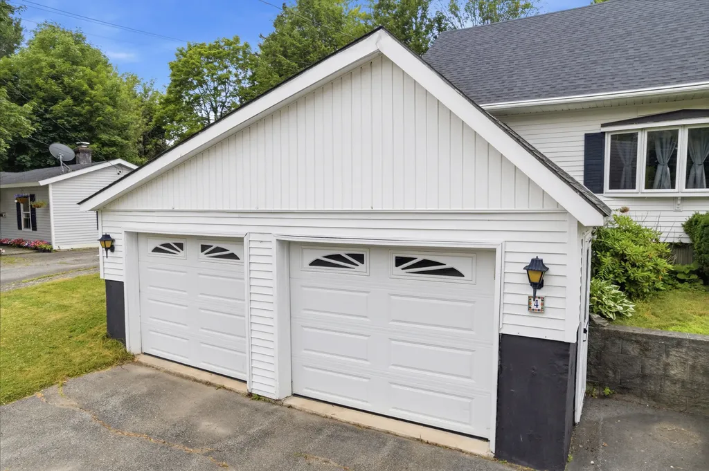 4 George Street Augusta ME 04330