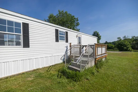 4 Mark Street Poland ME 04274