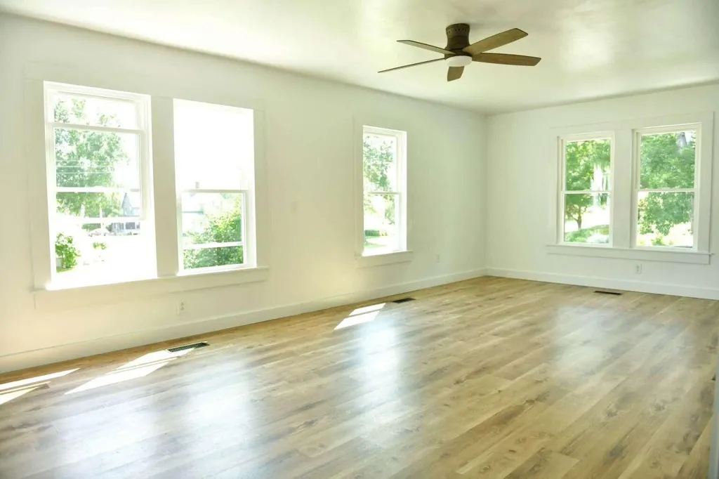 76 Court Street Dover-foxcroft ME 04426