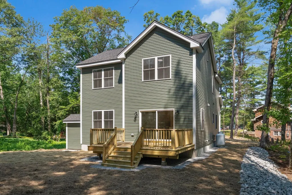 37 Shore Road Windham ME 04062