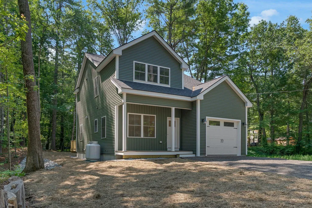 37 Shore Road Windham ME 04062