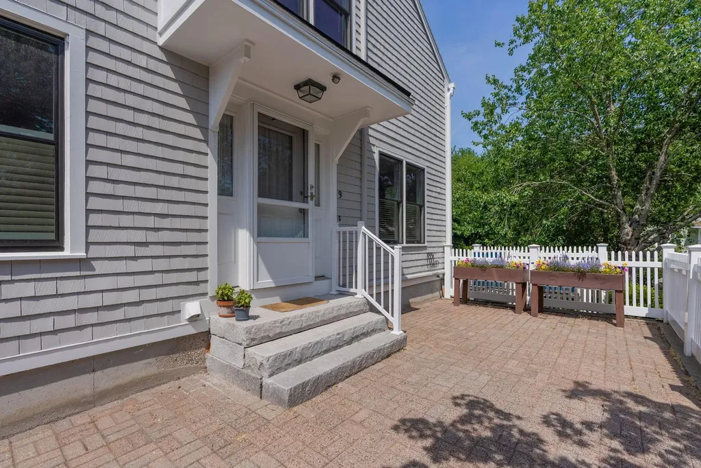 9 Benjamin Hubbard Lane Kennebunk ME 04043