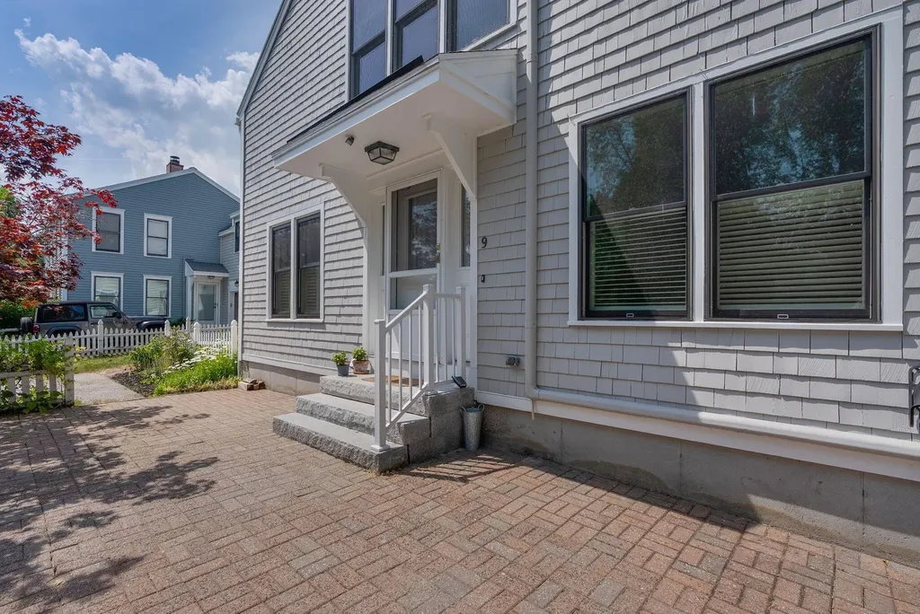 9 Benjamin Hubbard Lane Kennebunk ME 04043