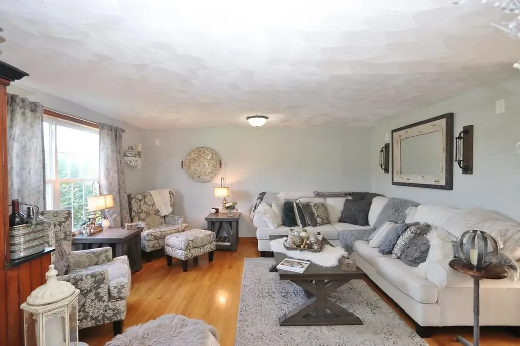 2025 Glenwood Avenue Hermon ME 04401