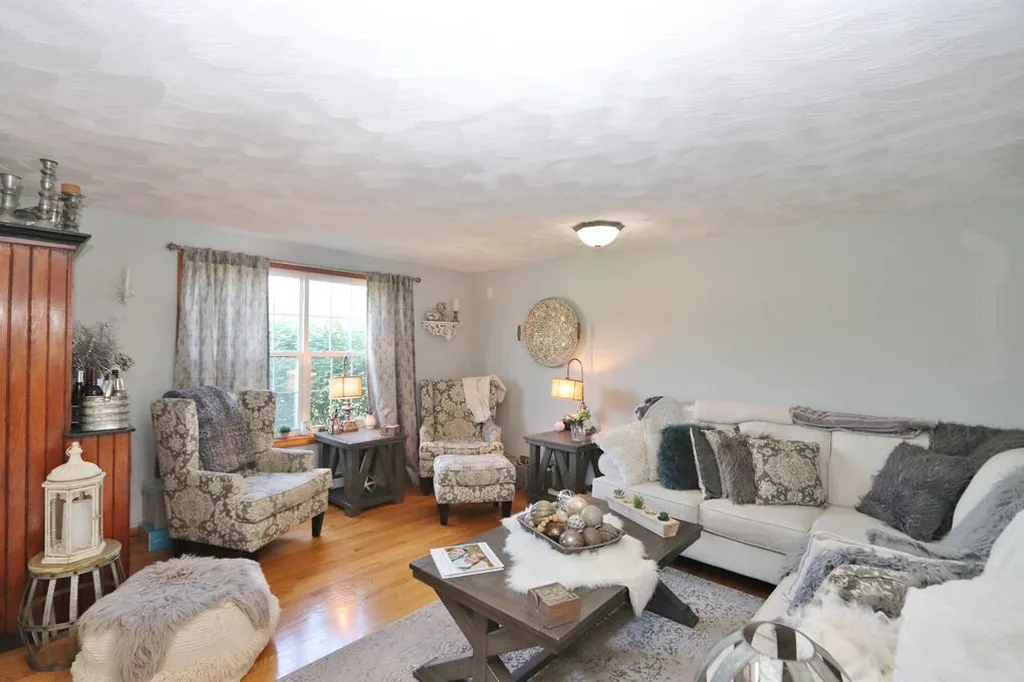 2025 Glenwood Avenue Hermon ME 04401