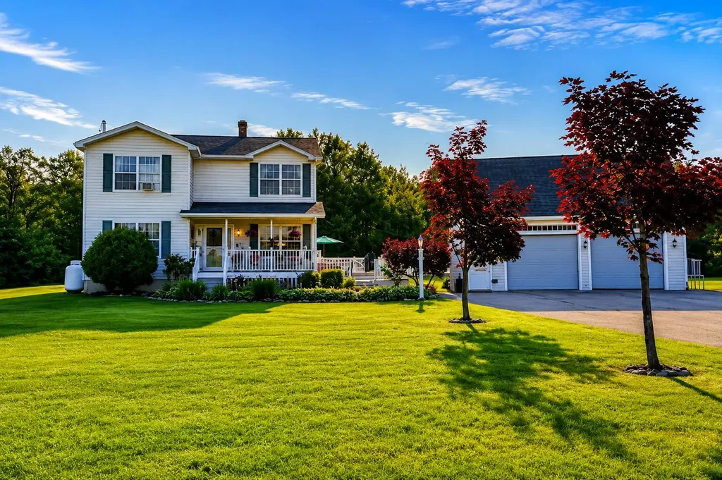2025 Glenwood Avenue Hermon ME 04401