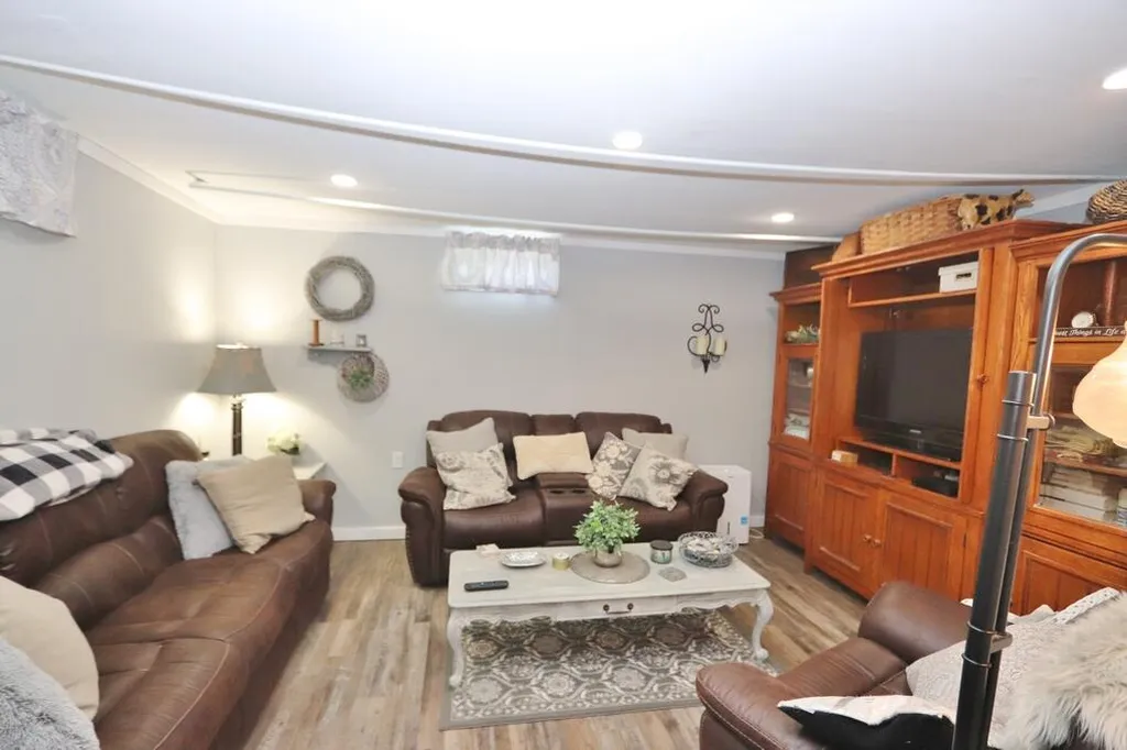 2025 Glenwood Avenue Hermon ME 04401