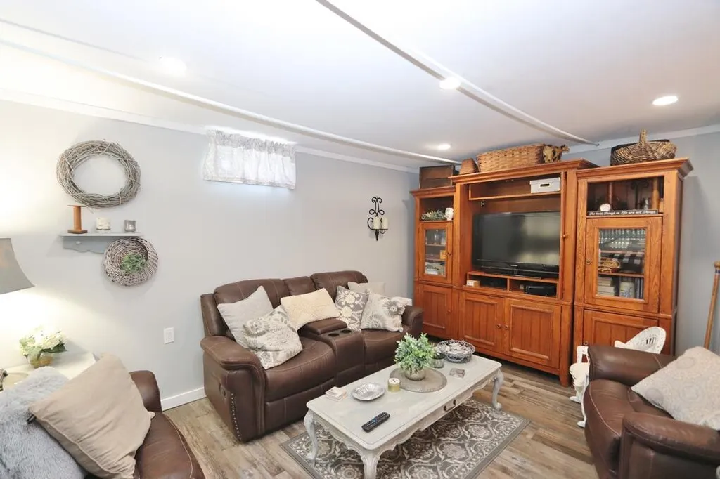 2025 Glenwood Avenue Hermon ME 04401
