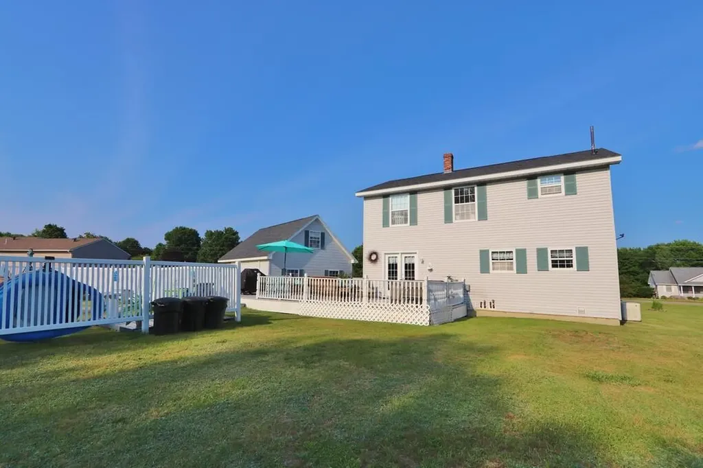 2025 Glenwood Avenue Hermon ME 04401