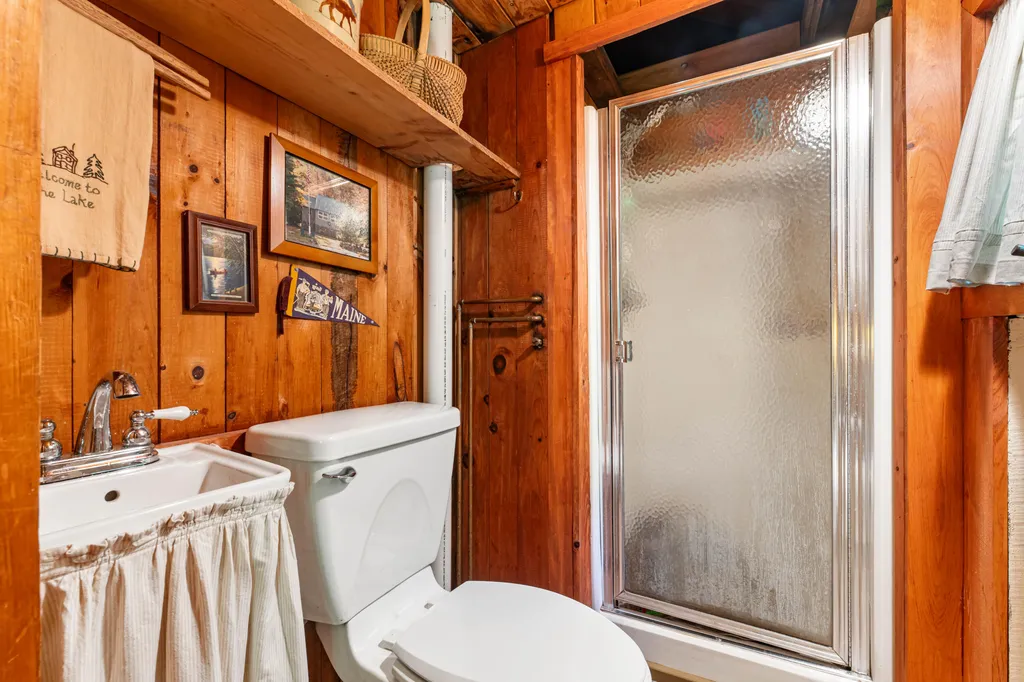 82 Shore Lane Norway ME 04268