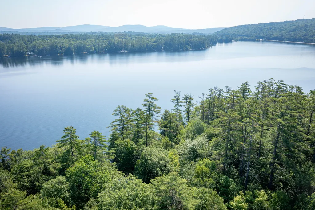 82 Shore Lane Norway ME 04268