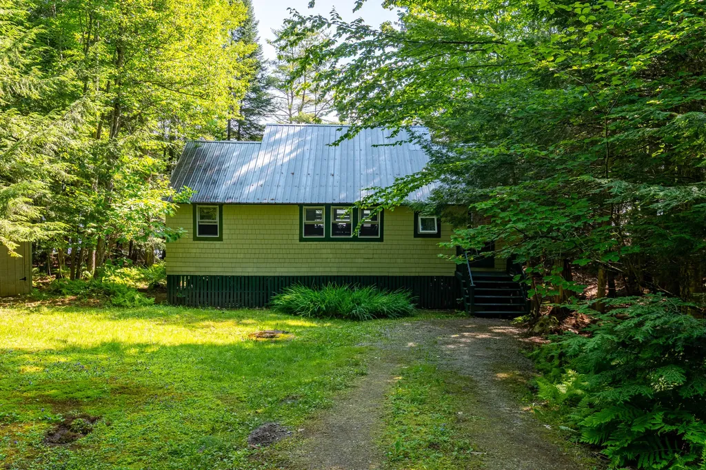 82 Shore Lane Norway ME 04268