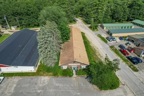 1223 Roosevelt Trail Raymond ME 04071