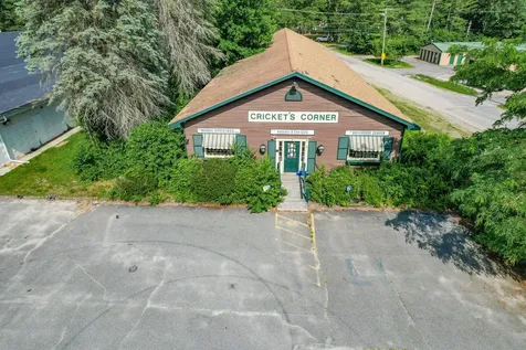 1223 Roosevelt Trail Raymond ME 04071