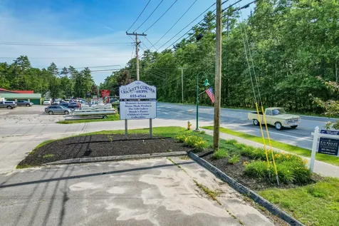 1223 Roosevelt Trail Raymond ME 04071