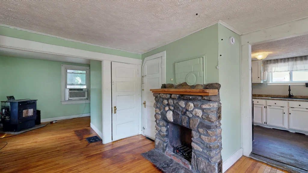 403 Summer Street Auburn ME 04210