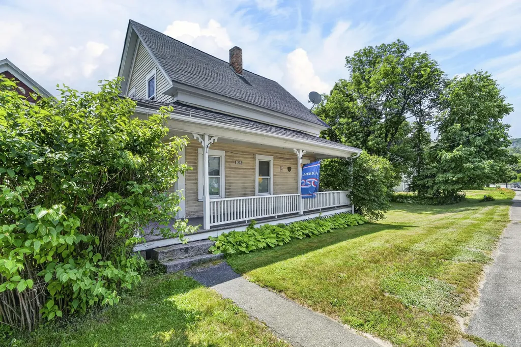 1373 U.s. 2 Rumford ME 04276