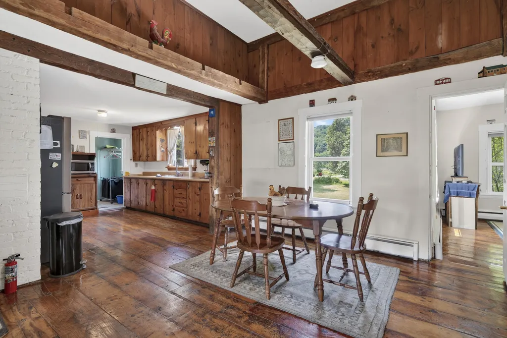 1373 U.s. 2 Rumford ME 04276