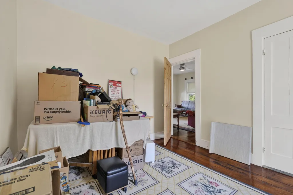 1373 U.s. 2 Rumford ME 04276