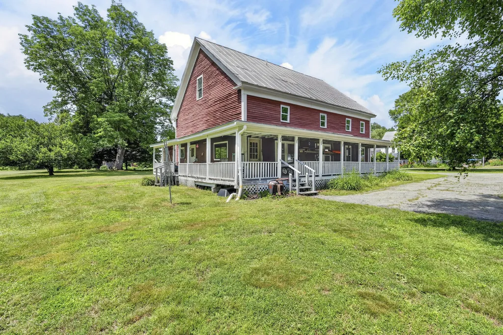 1373 U.s. 2 Rumford ME 04276