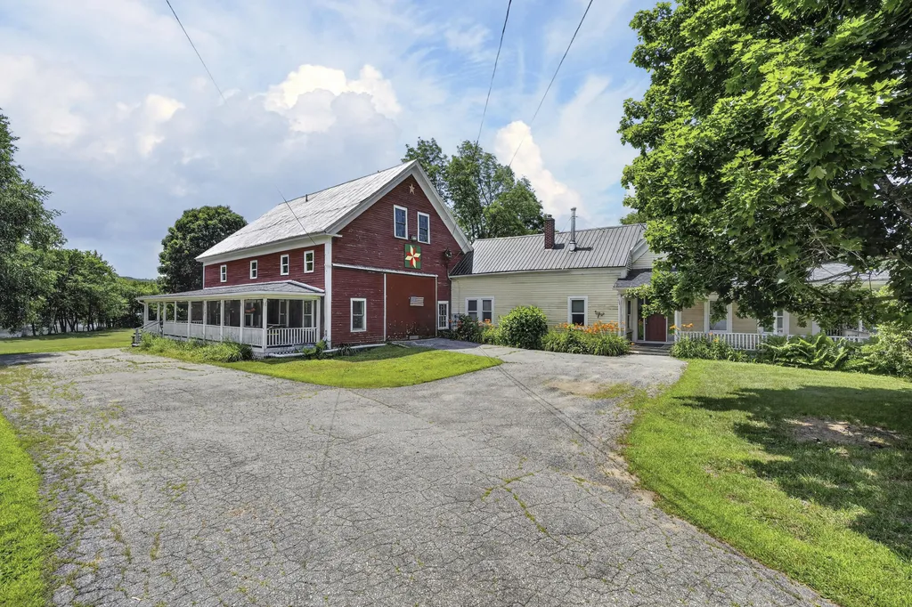 1373 U.s. 2 Rumford ME 04276
