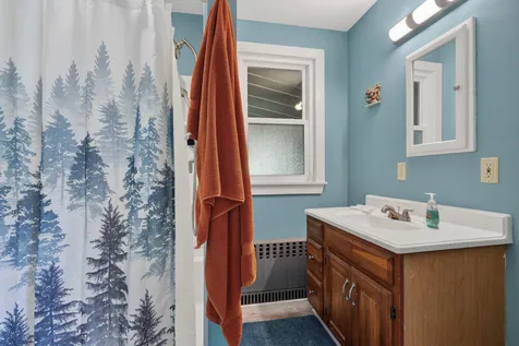 1373 U.s. 2 Rumford ME 04276