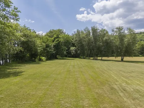 1373 U.s. 2 Rumford ME 04276