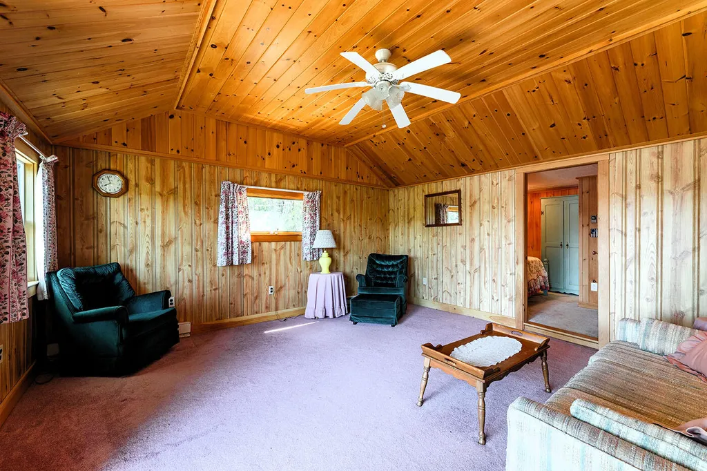 35 5th Avenue Lincolnville ME 04849