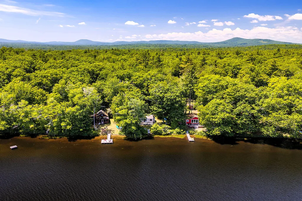35 5th Avenue Lincolnville ME 04849