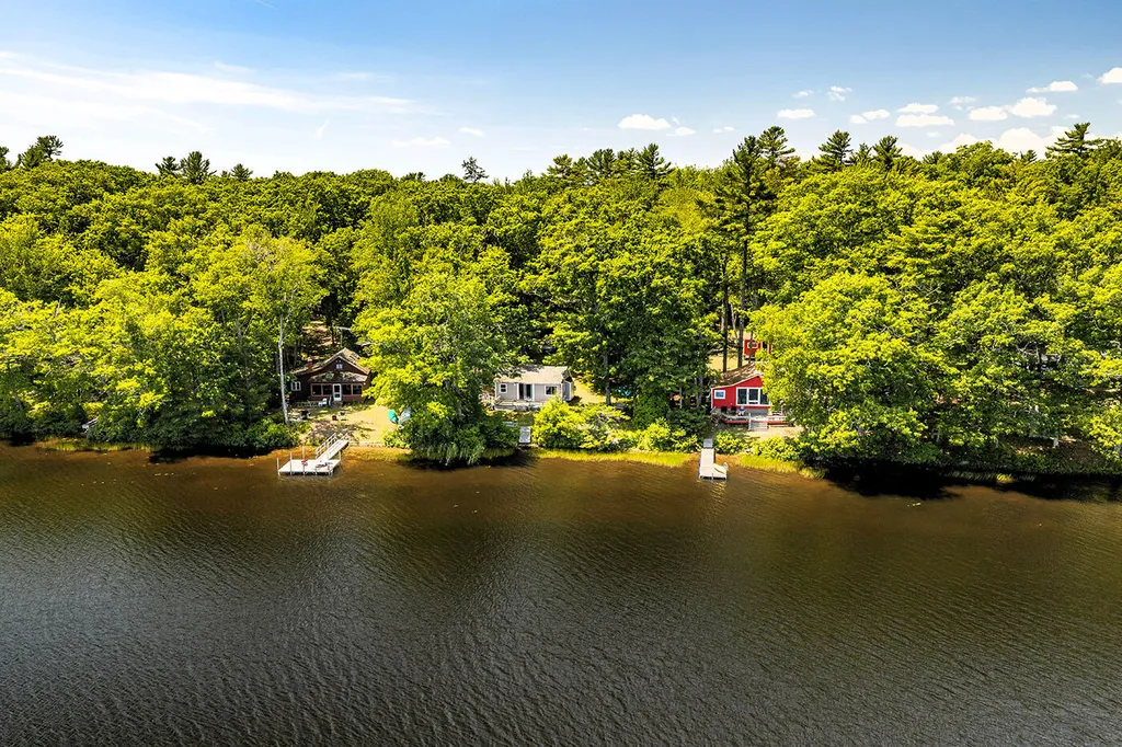 35 5th Avenue Lincolnville ME 04849