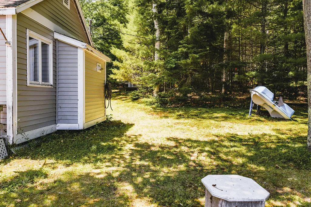 35 5th Avenue Lincolnville ME 04849