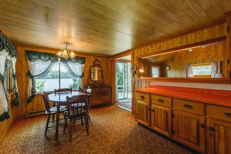 35 5th Avenue Lincolnville ME 04849