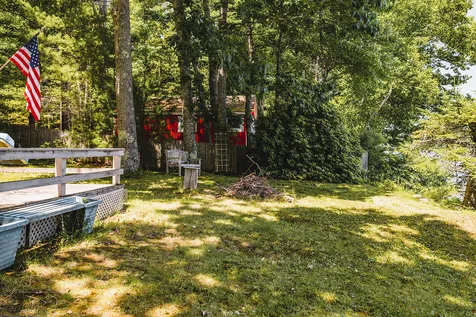 35 5th Avenue Lincolnville ME 04849