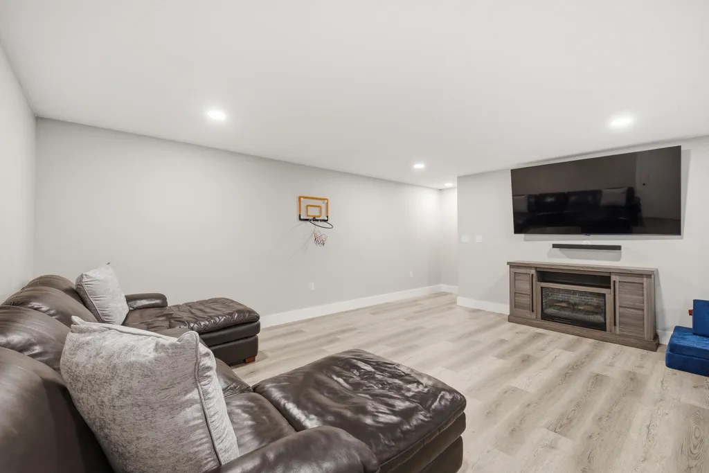 110 Berkshire Way Westbrook ME 04092