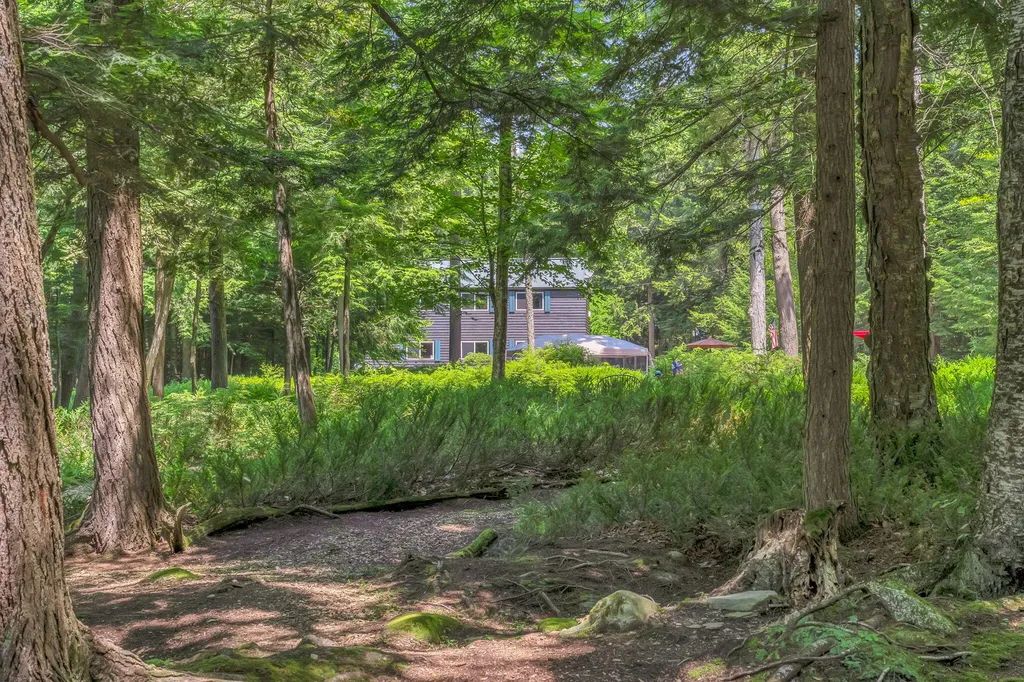 37 Loon Drive Newport ME 04953