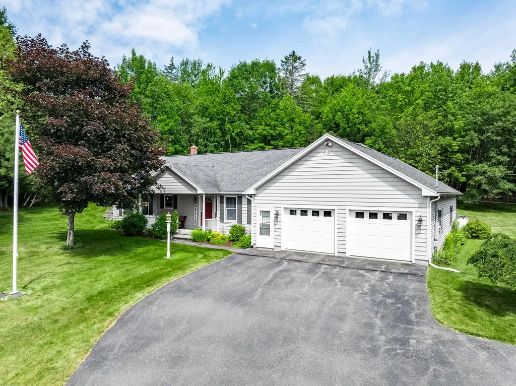 15 Stetson Drive Hampden ME 04444