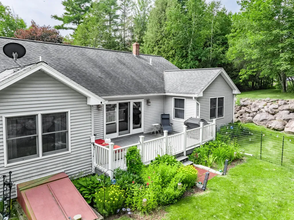 15 Stetson Drive Hampden ME 04444