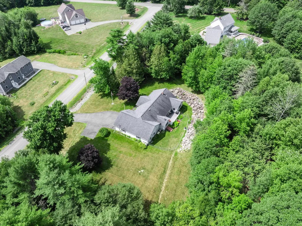 15 Stetson Drive Hampden ME 04444
