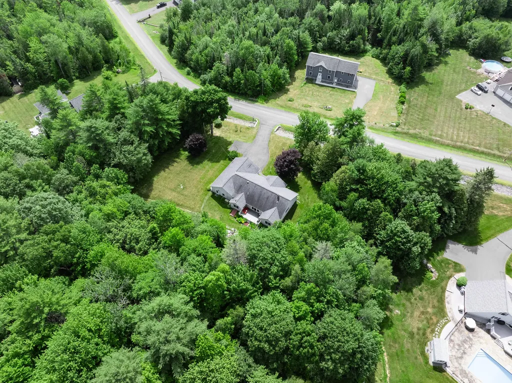 15 Stetson Drive Hampden ME 04444
