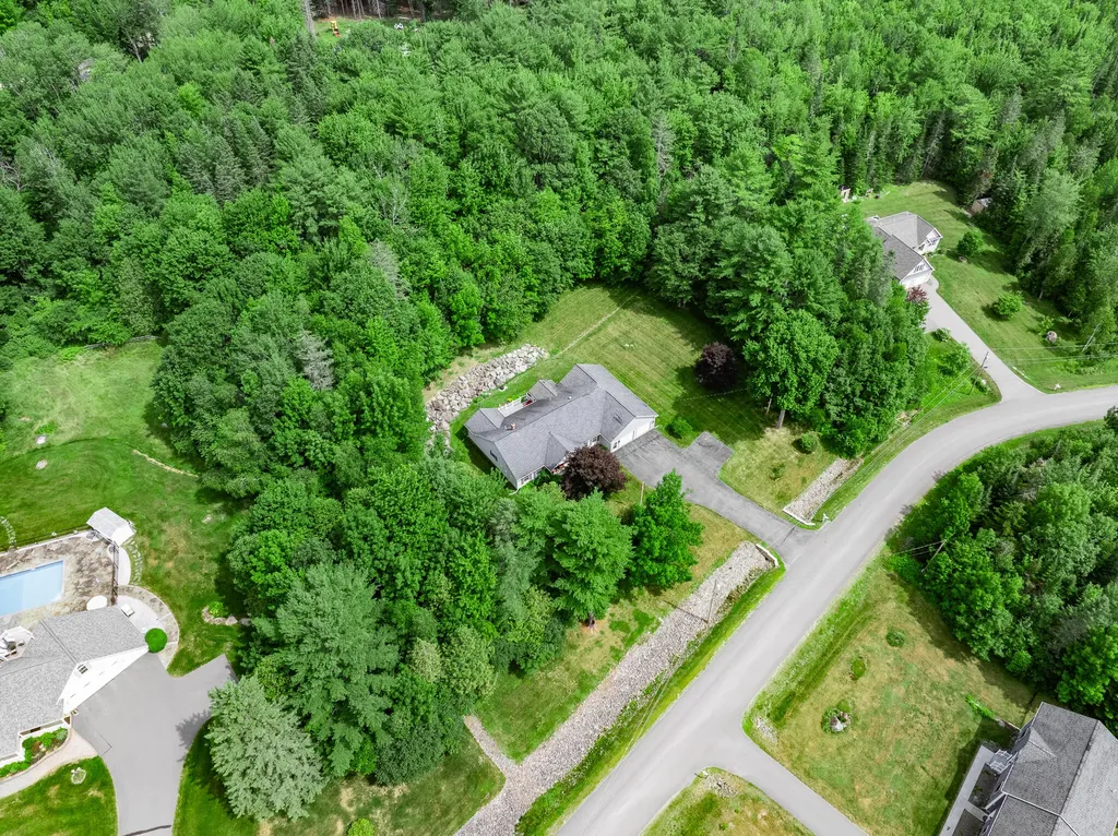 15 Stetson Drive Hampden ME 04444