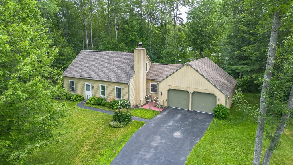 13 Hawthorn Circle Scarborough ME 04074