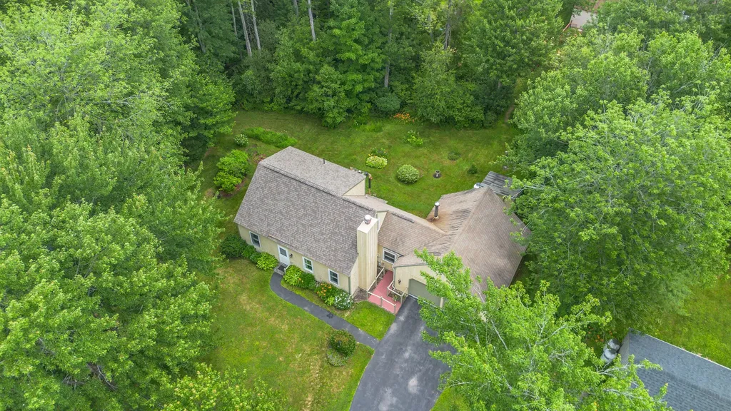 13 Hawthorn Circle Scarborough ME 04074