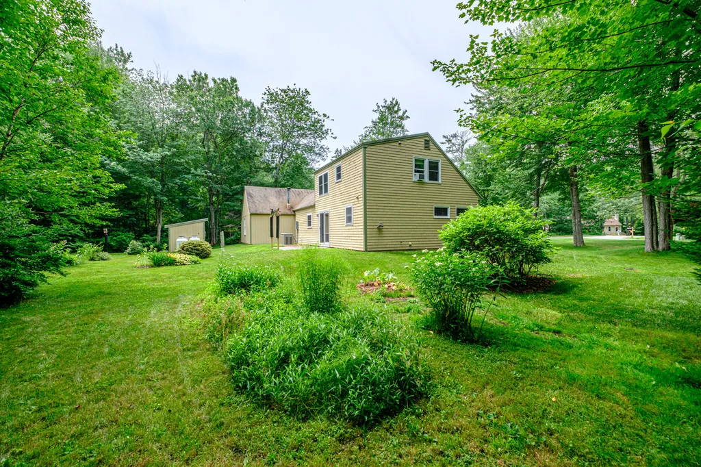 13 Hawthorn Circle Scarborough ME 04074