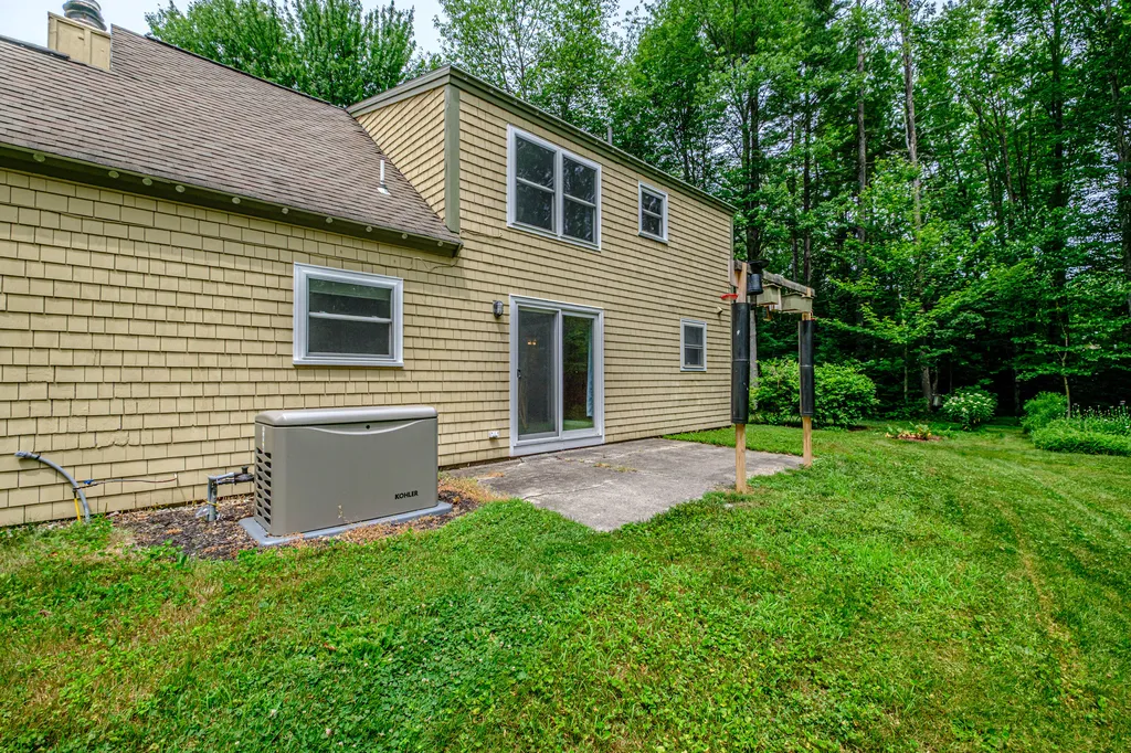 13 Hawthorn Circle Scarborough ME 04074