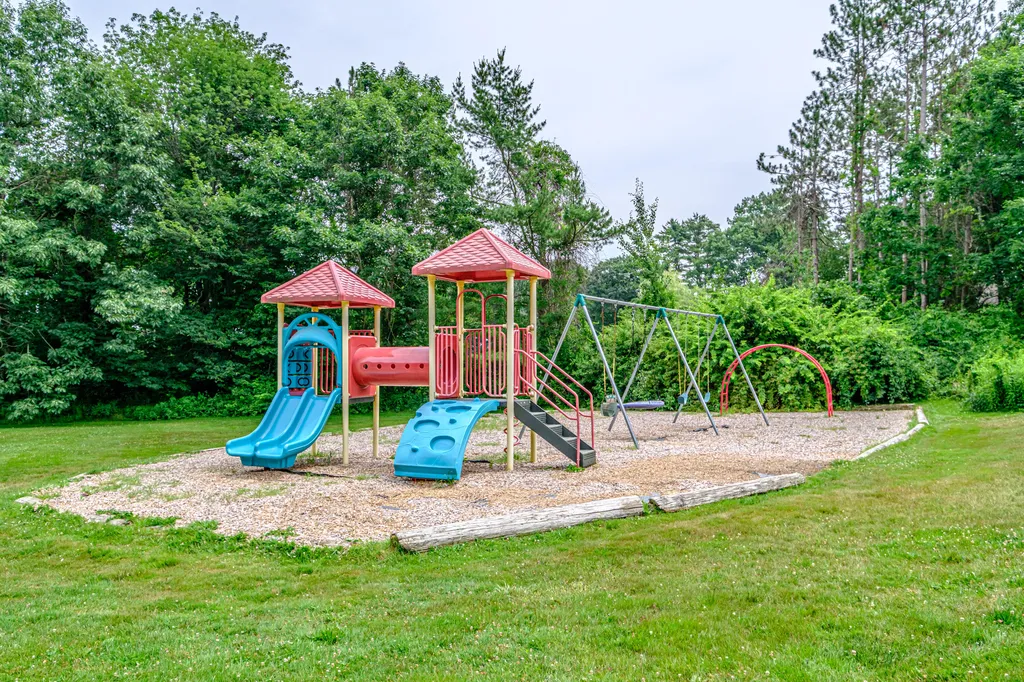 13 Hawthorn Circle Scarborough ME 04074
